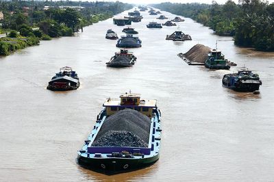 Đánh thức lợi thế đường thủy, hướng tới mạng lưới vận tải xanh