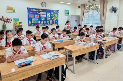 Thủ tướng yêu cầu cung ứng đủ sách giáo khoa trước ngày 22/9