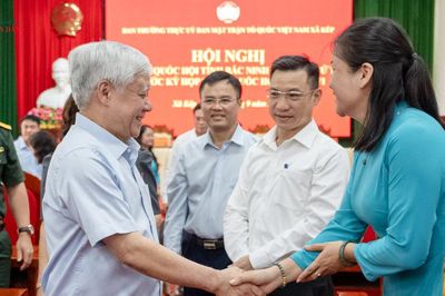 Phó Chủ tịch Thường trực Quốc hội Đỗ Văn Chiến tiếp xúc cử tri tại xã Kép, tỉnh Bắc Ninh