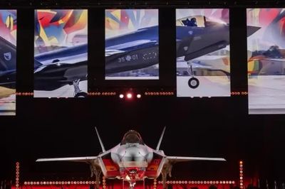 Đức tiếp nhận tiêm kích tàng hình F-35A đầu tiên từ Mỹ
