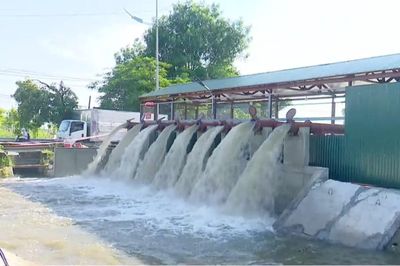 Trạm bơm dã chiến kéo giảm thiệt hại hàng trăm tỷ đồng