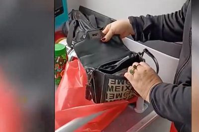 Nhân viên xe buýt trả lại 20 triệu đồng cho hành khách bỏ quên
