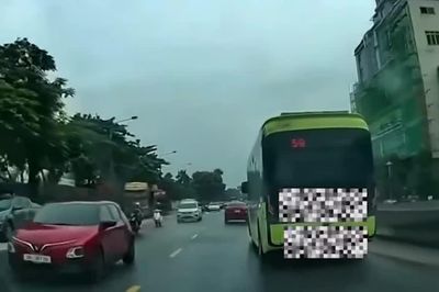 Xử phạt tài xế xe buýt vượt phải sai quy định