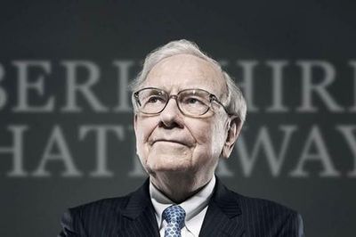 Rời ghế Chủ tịch Berkshire Hathaway, tỷ phú Warren Buffett để lại ba nguyên tắc phòng thủ tài chính kinh điển