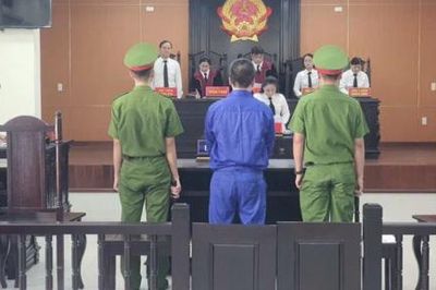 Đâm người suýt chết từ mâu thuẫn lúc ăn uống, thanh niên lãnh án 16 năm tù