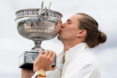 Để tạm quên tennis, tay vợt số 2 thế giới đọc sách về vũ trụ