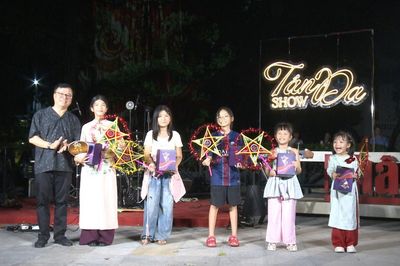 Báo Nhân Dân ra mắt không gian nghệ thuật cộng đồng bên gốc đa hơn 300 tuổi