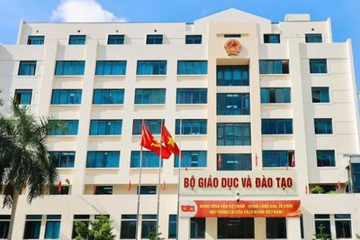 Sáng nay, Bộ trưởng Giáo dục và Đào tạo thực hiện Phiên giải trình, đề cập nhiều vấn đề giáo dục người dân quan tâm