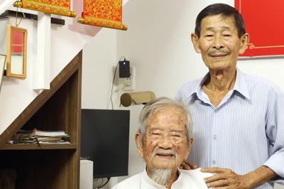 Đi một vòng đời, con lại về bên cha