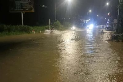 Lâm Đồng: Mưa lớn lại gây ngập quốc lộ 20
