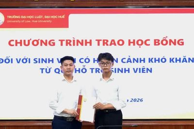 Trường ĐH Luật Huế đồng hành sinh viên có hoàn cảnh khó khăn