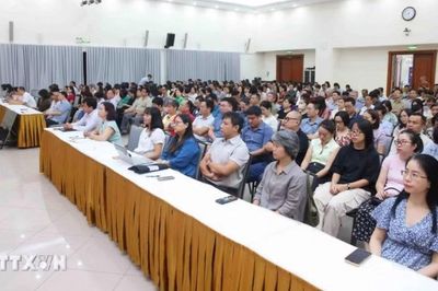 Hà Nội yêu cầu '6 rõ, 1 xuyên suốt' trong việc học tập, quán triệt nghị quyết cho 100% cán bộ, đảng viên