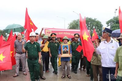 Xúc động ngày đón liệt sĩ trở về sau gần 60 năm nằm lại chiến trường