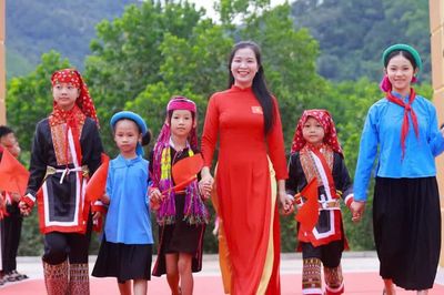 Đề nghị sớm giải quyết vấn đề tiền lương, tháo gỡ bài toán thiếu giáo viên