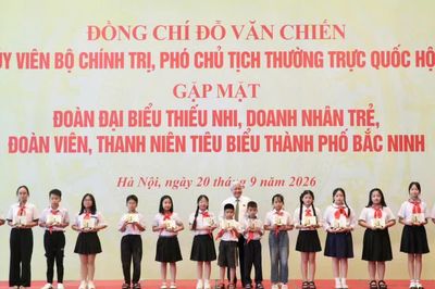 Phó Chủ tịch Thường trực Quốc hội gặp mặt thế hệ trẻ Bắc Ninh trong ngày đặc biệt