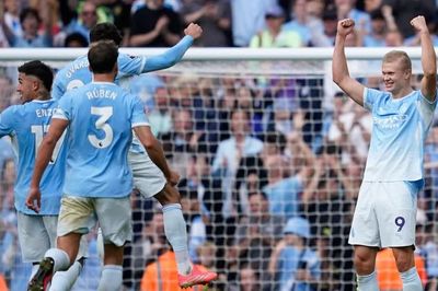 Thắng nghẹt thở Sunderland, Man City độc chiếm ngôi đầu Premier League