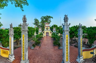 Linh thiêng ngôi đền không cổng, có báu vật kiệu vàng giấu dưới lớp sơn 400 năm