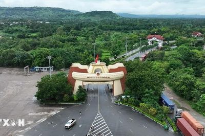 Đưa Lao Bảo thành trung tâm thương mại, logistics