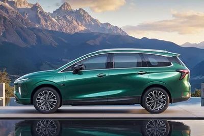 Xe MPV 7 chỗ mạnh 184 mã lực, giá hơn 400 triệu đồng