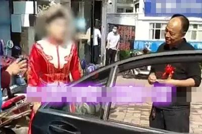 Cha cô dâu không cho con gái lên xe hoa trong đám cưới, nguyên nhân gây xôn xao