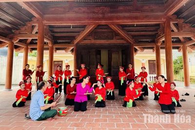 Qua bao đổi thay, hồn làng vẫn vậy