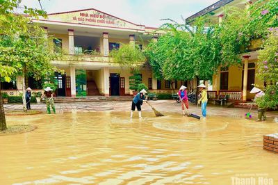 Khẩn trương tổng dọn vệ sinh sau mưa lũ