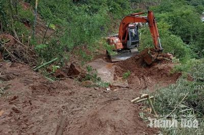 Khẩn trương xây dựng phương án thông xe trên tuyến đường từ xã Mường Lát đi bản Chim, xã Nhi Sơn