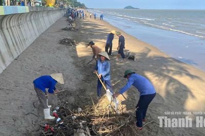Các khu du lịch biển tổng vệ sinh sau mưa lớn