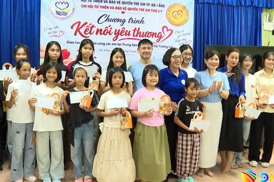 Trao 55 suất quà Trung thu cho trẻ em khó khăn tại phường Thanh Khê