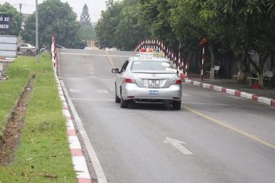 Siết đào tạo lái xe: Không cho học viên tập lái trên cao tốc phân kỳ đầu tư, làn số 1