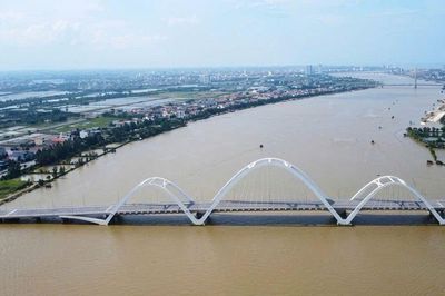 Dự án thành phần 2 - Cầu Nhật Lệ 3 và đường hai đầu cầu trước ngày thông xe là cầu vòm thép cao nhất tỉnh Quảng Trị