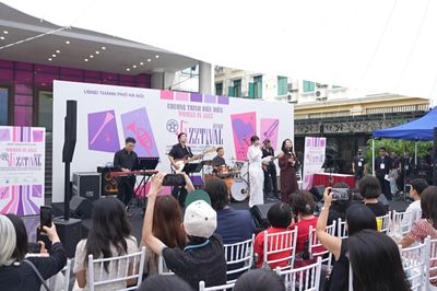 Đưa Jazz xuống phố