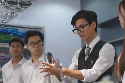 Từ giảng đường đến năng lực làm nghề