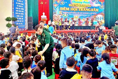 'Biên cương đêm hội trăng rằm' rộn ràng vùng biên giới Lào Cai