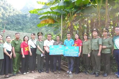 Công an tỉnh hỗ trợ xây dựng 'Nhà ba nhất - Mái ấm biên cương' tại xã Quang Hán