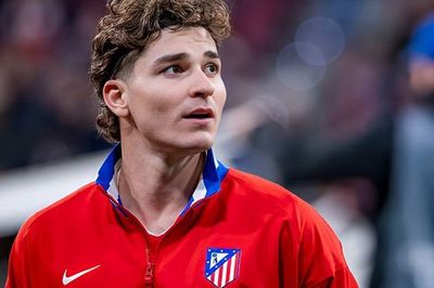 Julián Álvarez đứng trước thay đổi lớn, Arsenal và Barcelona chờ động thái mới