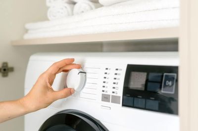 Nên dùng chế độ giặt đồ nhanh như thế nào để quần áo vẫn sạch, thơm?