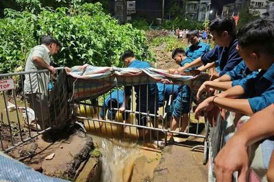 Chủ tịch UBND TP Hà Nội chỉ đạo giải quyết, khắc phục hậu quả vụ việc nam sinh bị ngã xuống cống tử vong
