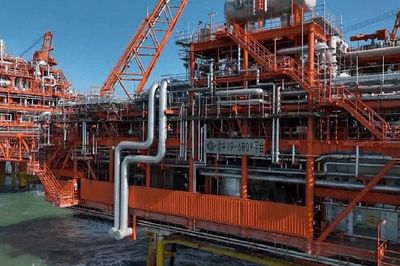 Khoan liên tục 5.000 mét xuống biển, phát hiện mỏ dầu 200 triệu mét khối, mỏ khí 200 tỷ mét khối, sản lượng 5.200 tấn/ngày