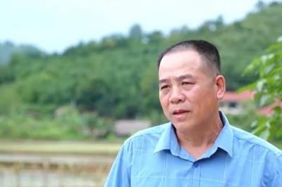 'Ông Mặt trận' nêu gương hiến đất mở đường