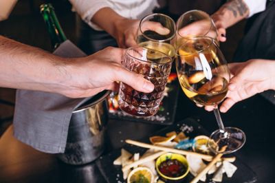Chất gây ung thư nhóm 1 ngang khói thuốc lá, nhiều người uống mỗi ngày