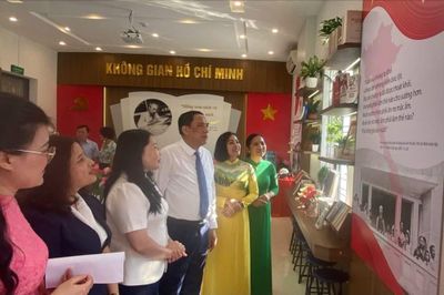 Ra mắt Không gian Hồ Chí Minh tại Thư viện Lào Cai
