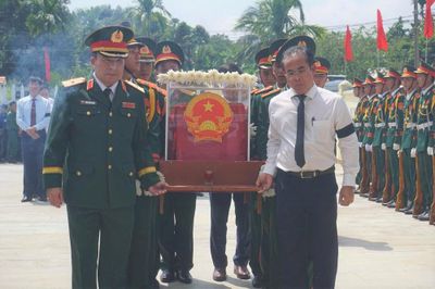 Gần 40 năm giữ lửa cho 17 người lính vô danh