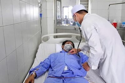 Cần Thơ: Cứu sống bệnh nhân bị hai thanh sắt đâm nhờ báo động đỏ nội viện
