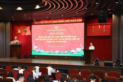 Cụ thể hóa các nghị quyết, chỉ thị của Bộ Chính trị thành kế hoạch, nhiệm vụ cụ thể ngành tòa án