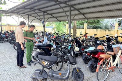 Hội An Đông tăng cường kiểm tra, xử lý học sinh vi phạm an toàn giao thông