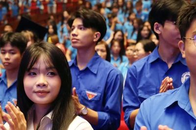 Bước qua cánh cửa tuổi 18, tân sinh viên Luật chọn tự viết tương lai