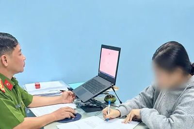 Rơi mất điện thoại, cô gái và bạn trai lên kịch bản báo 'bị cướp giật'