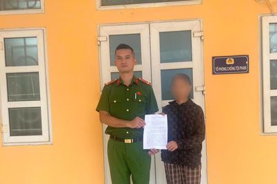 Gần 24 giờ truy xét, Công an xã Yên Bài thu hồi 60 triệu đồng trao trả người dân
