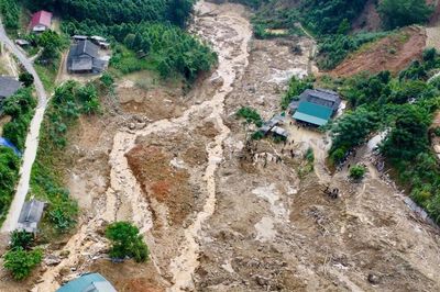 Huy động thiết bị bay không người lái phát hiện sớm nguy cơ sạt lở, lũ quét